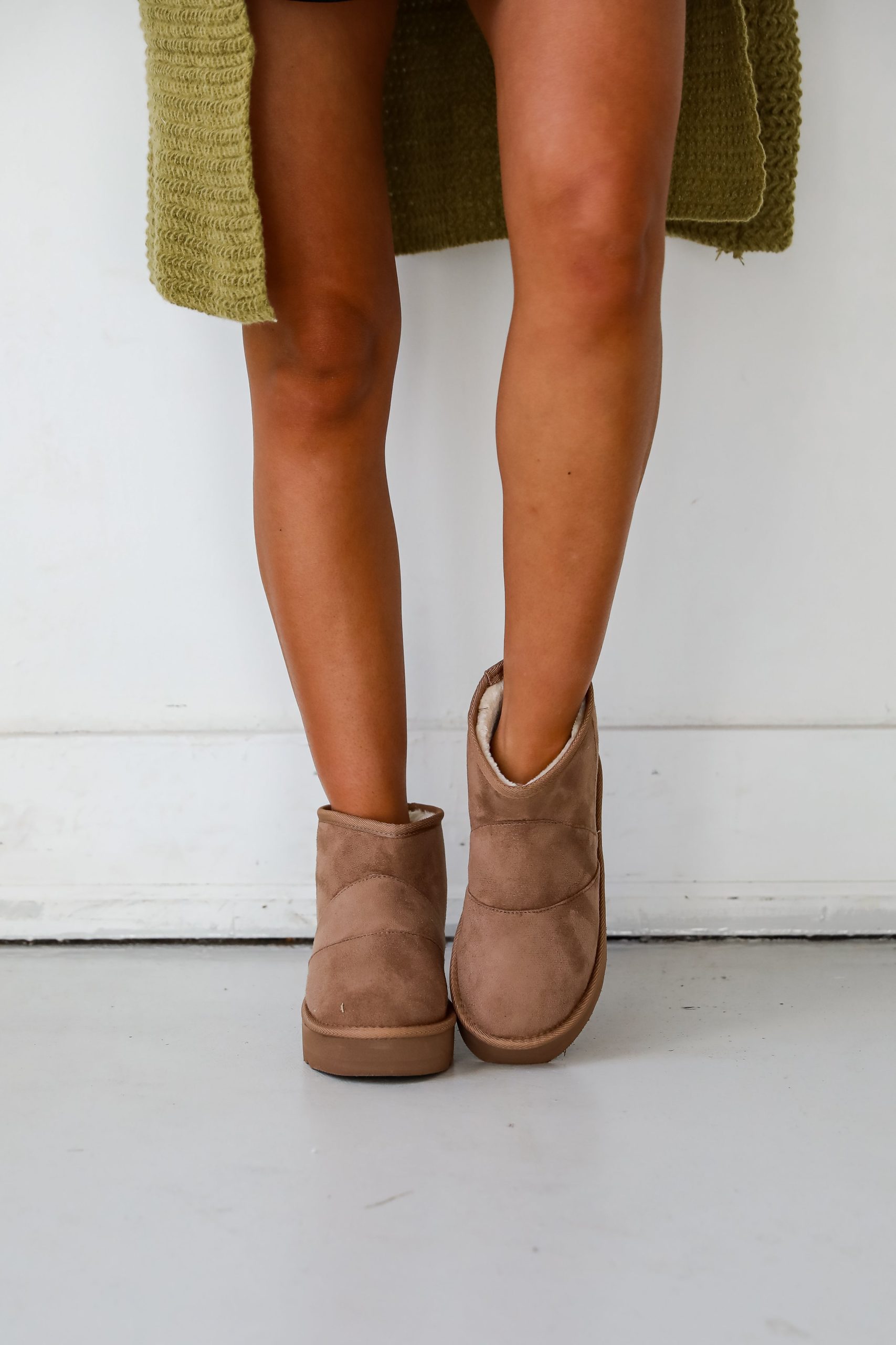 shopdressup_taupe_platform_booties-4_f0d9e501-6c12-493a-aa82-850025455859.jpg